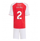 Arsenal William Saliba #2 Thuis tenue voor kinderen 2025-26 Korte Mouwen (+ broek)