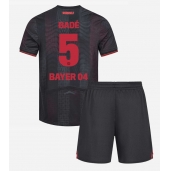 Bayer Leverkusen Loic Bade #5 Thuis tenue voor kinderen 2025-26 Korte Mouwen (+ broek)
