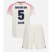 Bayer Leverkusen Loic Bade #5 Uit tenue voor kinderen 2025-26 Korte Mouwen (+ broek)