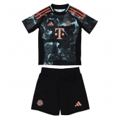 Bayern Munich Uit tenue voor kinderen 2024-25 Korte Mouwen (+ broek)