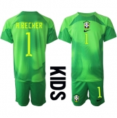 Brazilië Alisson Becker #1 Keeper Uit tenue voor kinderen WK 2022 Korte Mouwen (+ broek)