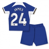 Chelsea Reece James #24 Thuis tenue voor kinderen 2023-24 Korte Mouwen (+ broek)