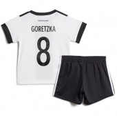 Duitsland Leon Goretzka #8 Thuis tenue voor kinderen WK 2022 Korte Mouwen (+ broek)