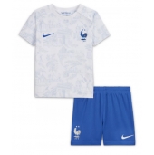 Frankrijk Uit tenue voor kinderen WK 2022 Korte Mouwen (+ broek)