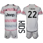 Juventus Timothy Weah #22 Uit tenue voor kinderen 2023-24 Korte Mouwen (+ broek)