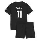 Manchester City Jeremy Doku #11 Uit tenue voor kinderen 2025-26 Korte Mouwen (+ broek)