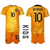 Nederland Memphis Depay #10 Thuis tenue voor kinderen WK 2022 Korte Mouwen (+ broek)
