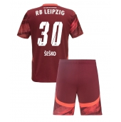 RB Leipzig Benjamin Sesko #30 Uit tenue voor kinderen 2024-25 Korte Mouwen (+ broek)